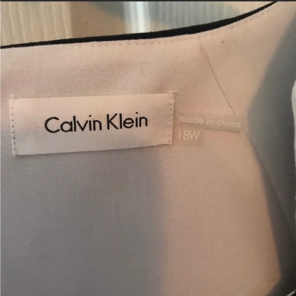18W Calvin Klein black dresses. Rouched front, worn one. Like new - Picture 3 of 5